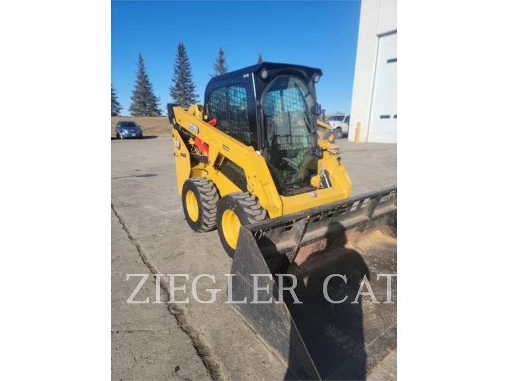 CAT 232D3 滑移轉向裝載機