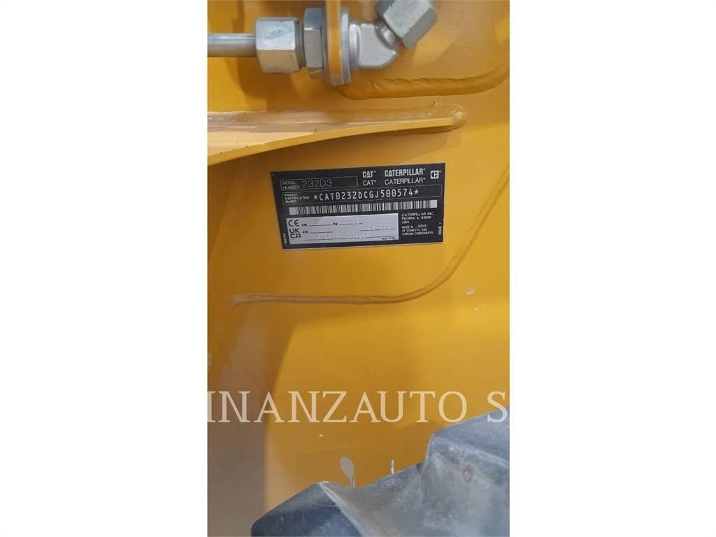 CAT 232D3 滑移轉向裝載機