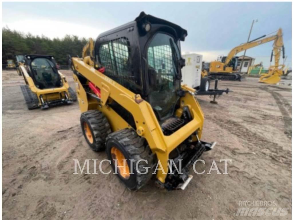 CAT 232D3 A2Q 滑移轉向裝載機