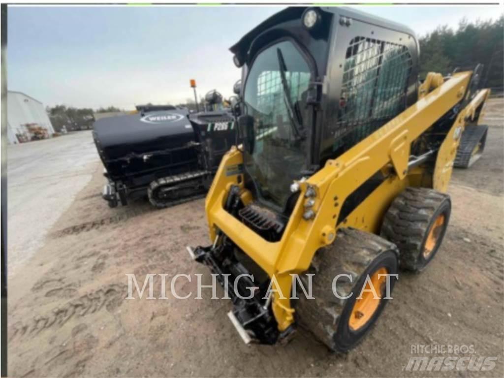 CAT 232D3 A2Q 滑移轉向裝載機