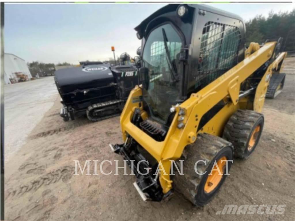 CAT 232D3 AQ 滑移轉向裝載機