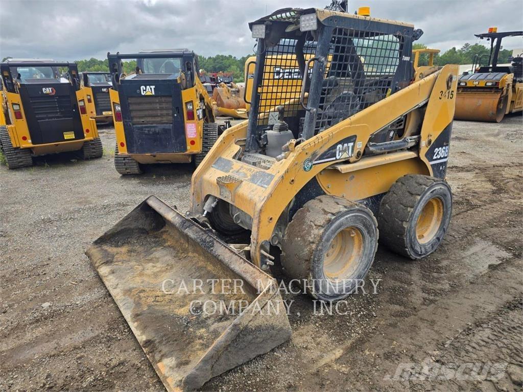 CAT 236B 滑移轉向裝載機