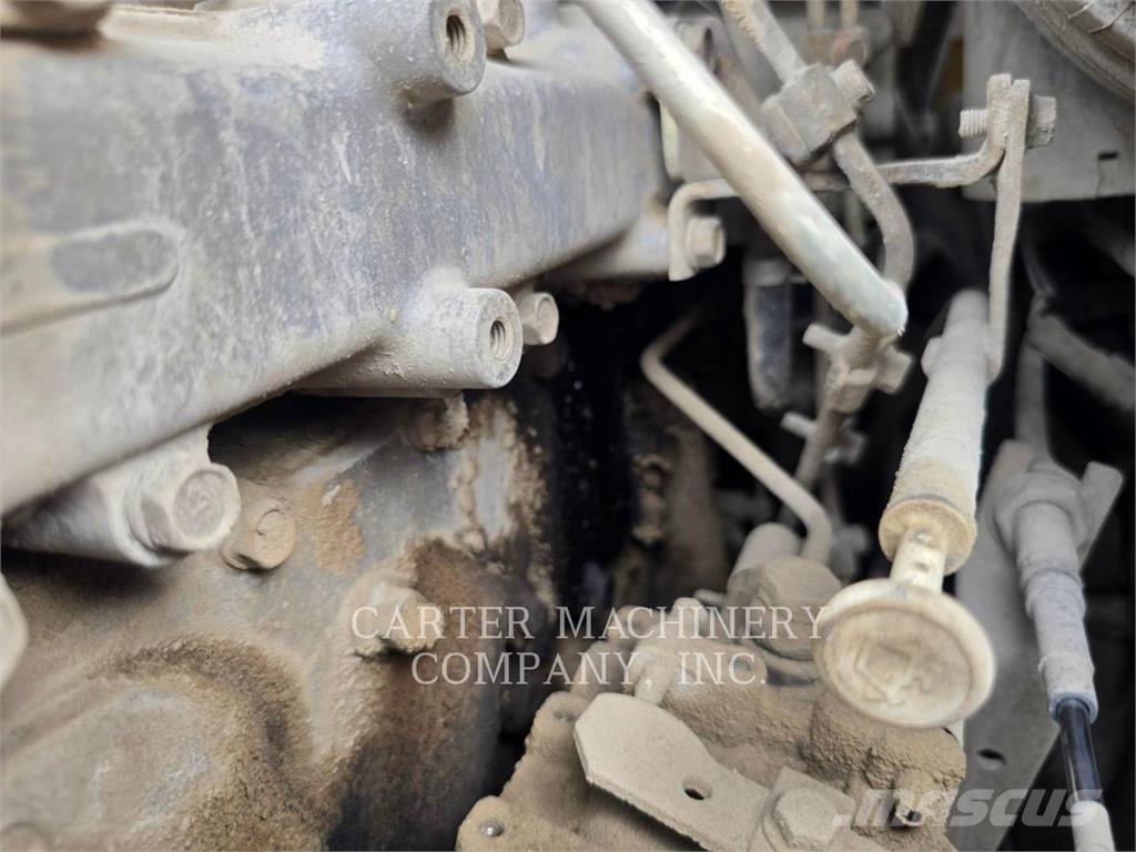 CAT 236B 滑移轉向裝載機