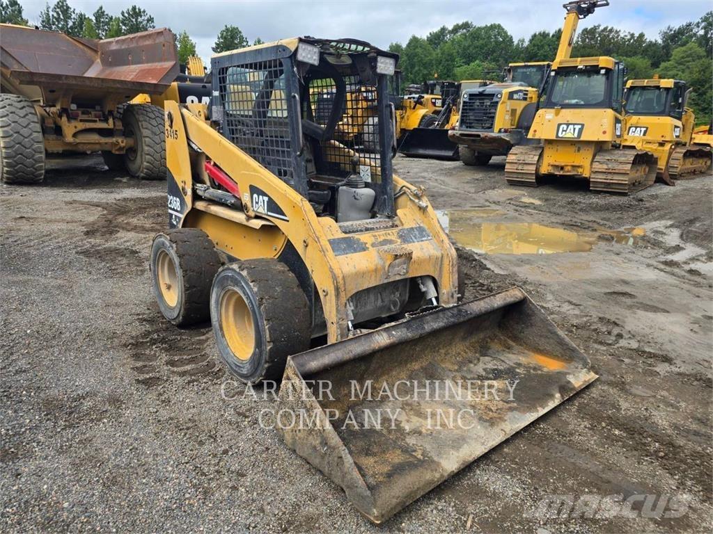 CAT 236B 滑移轉向裝載機
