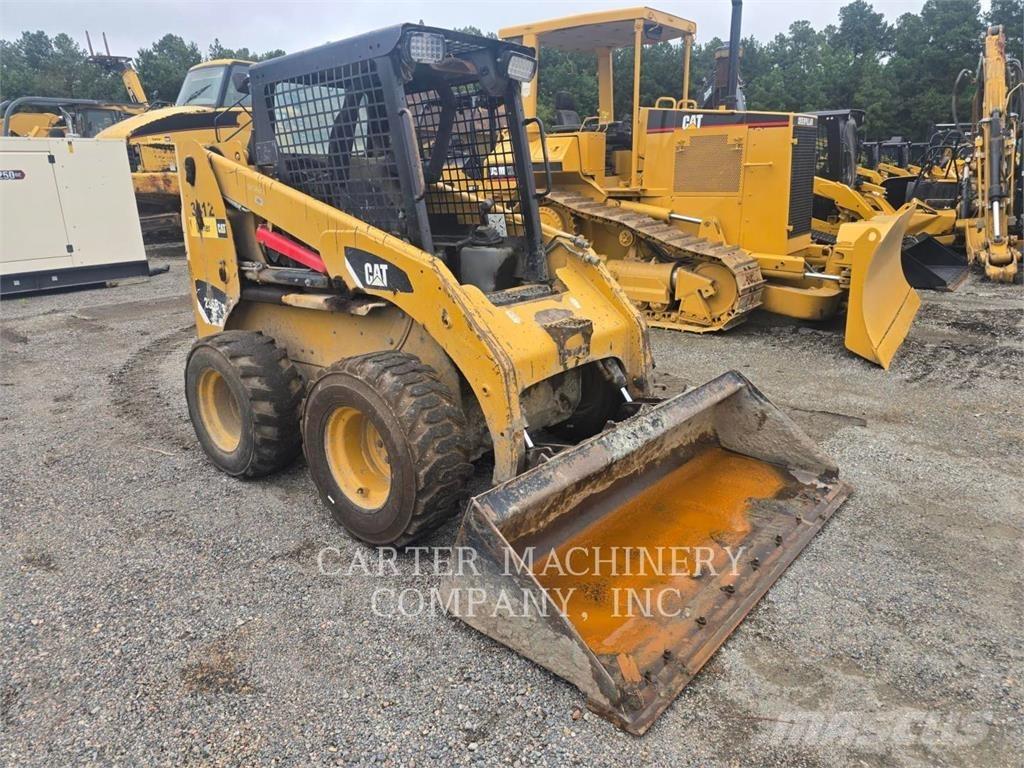 CAT 236B3 滑移轉向裝載機