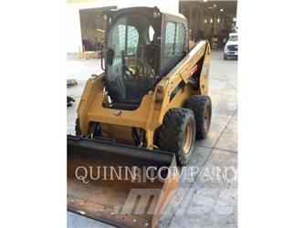 CAT 236D 滑移轉向裝載機