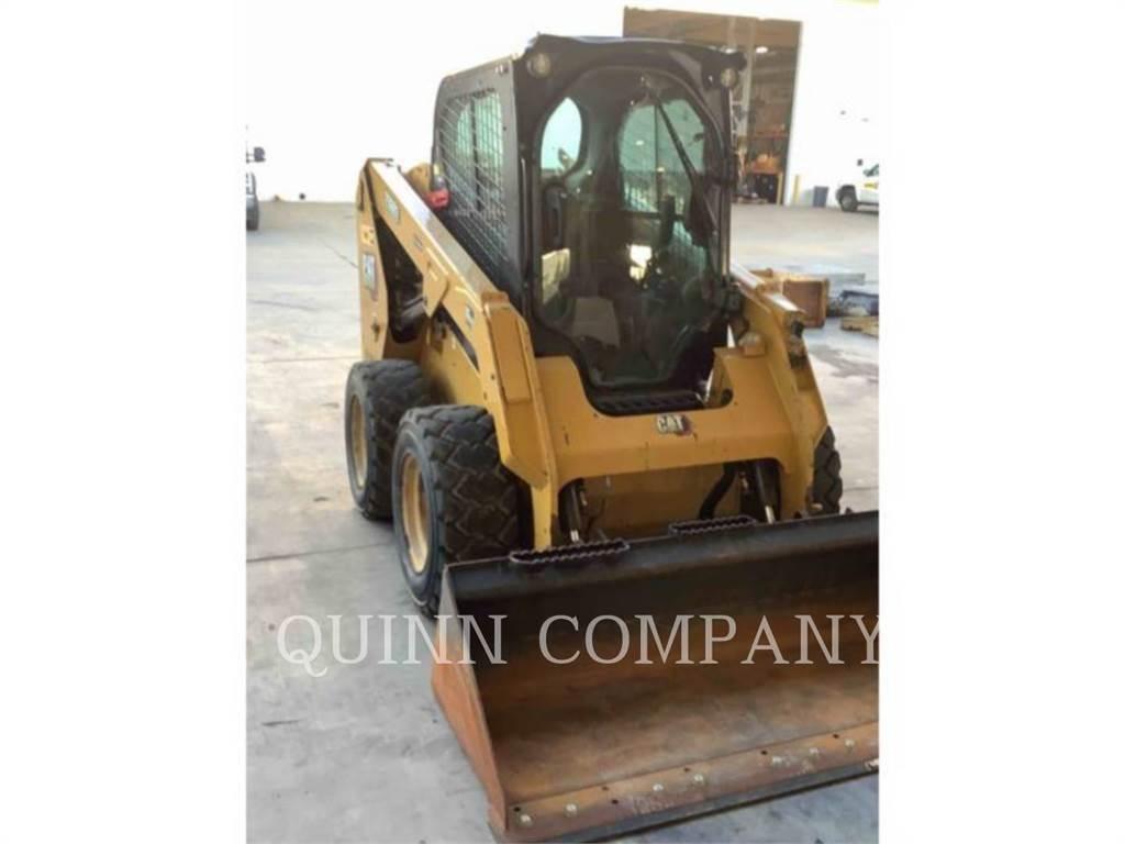 CAT 236D 滑移轉向裝載機