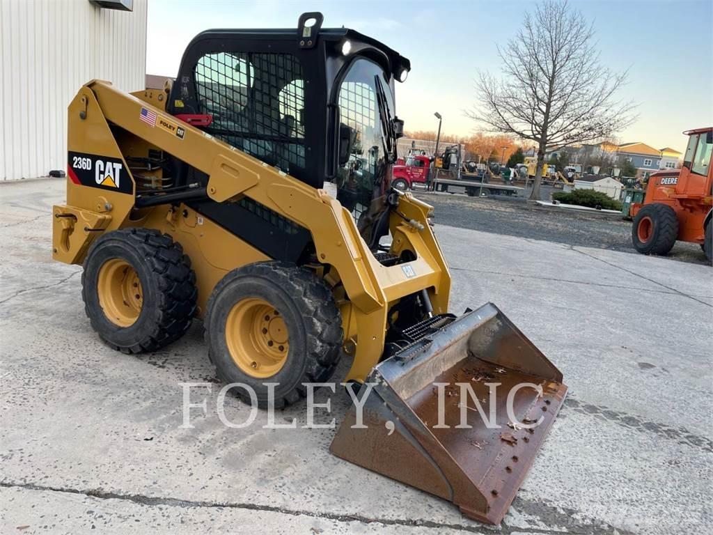 CAT 236D 滑移轉向裝載機
