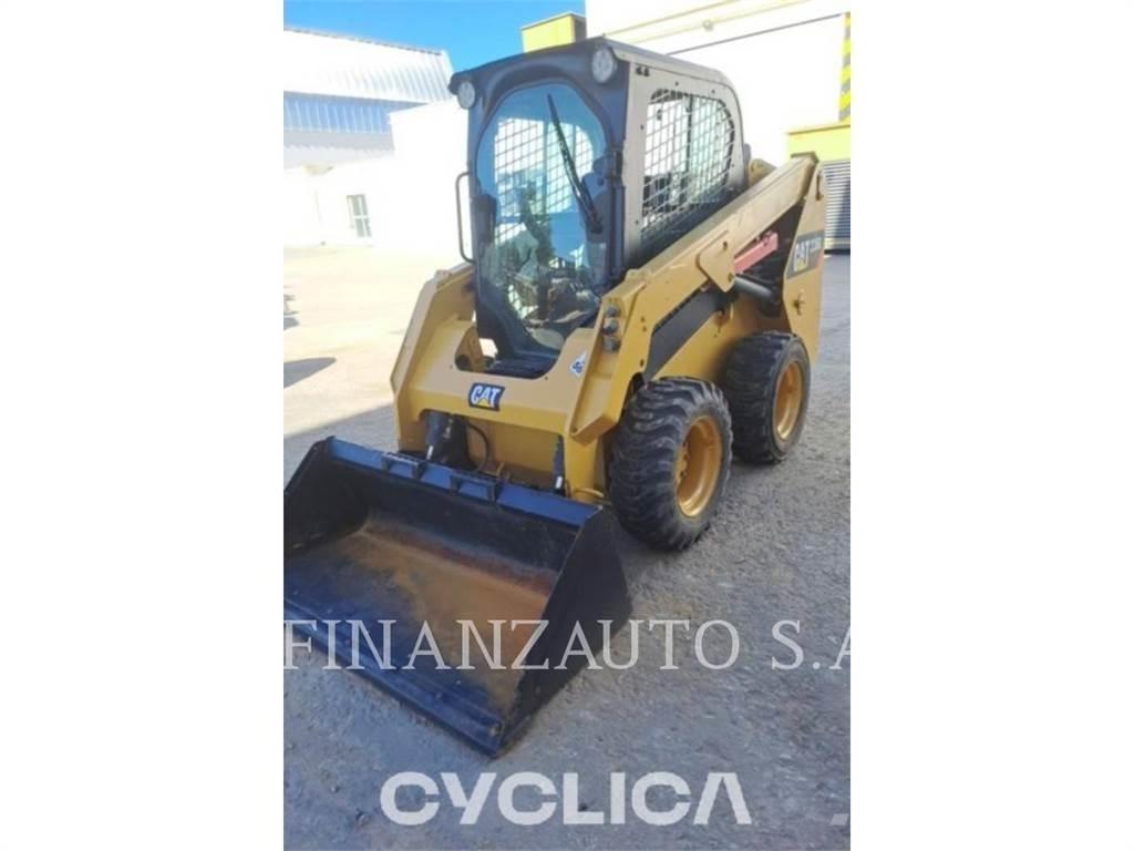CAT 236D 滑移轉向裝載機