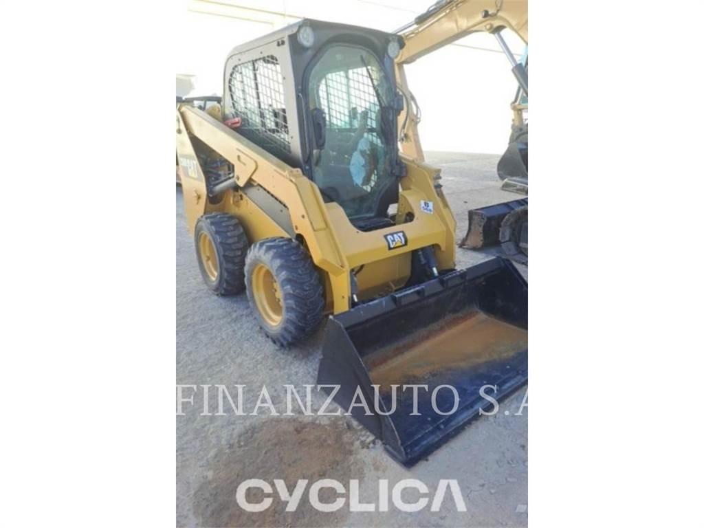 CAT 236D 滑移轉向裝載機