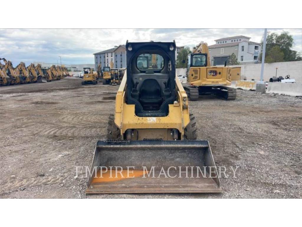 CAT 236D 滑移轉向裝載機