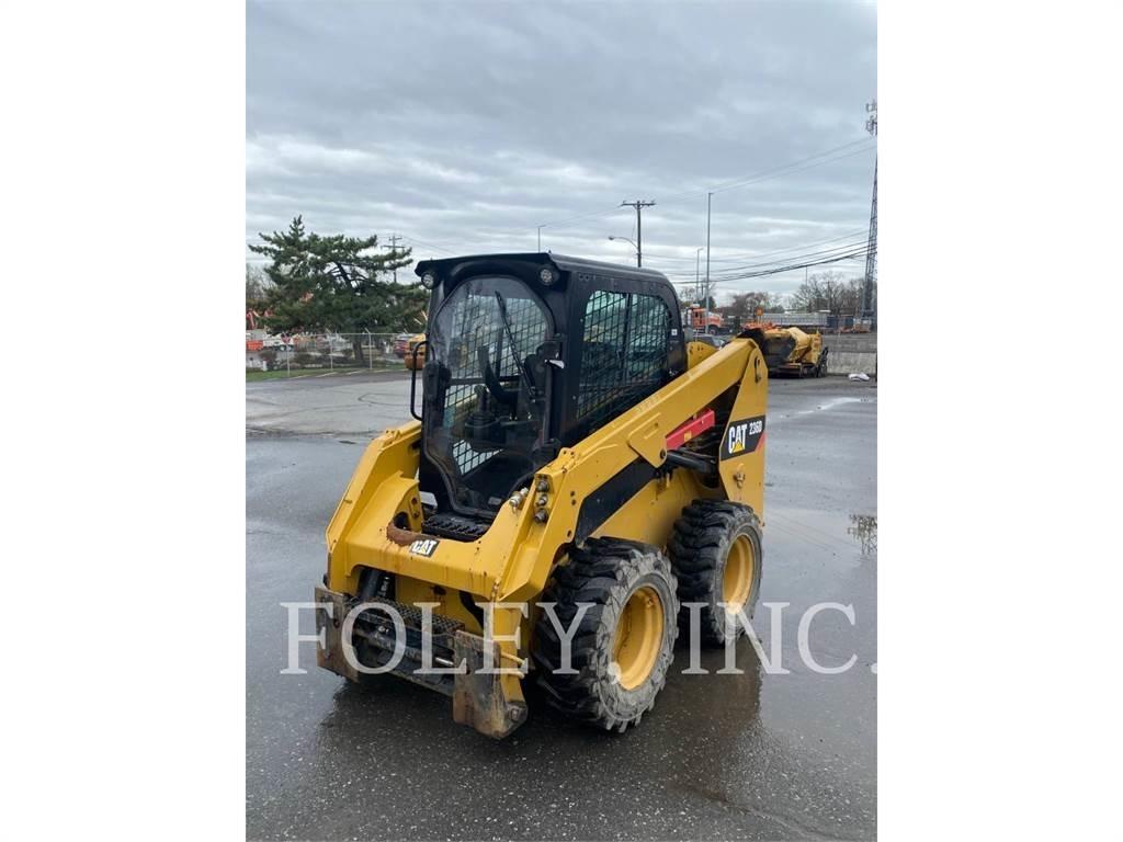 CAT 236D 滑移轉向裝載機