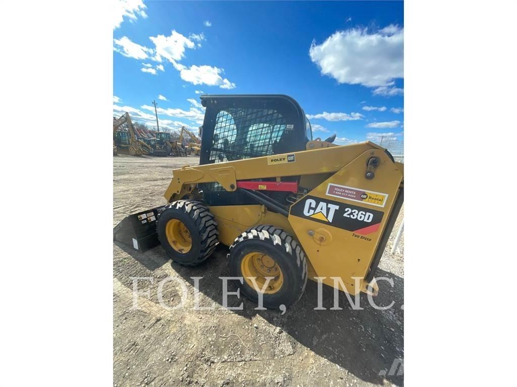 CAT 236D 滑移轉向裝載機
