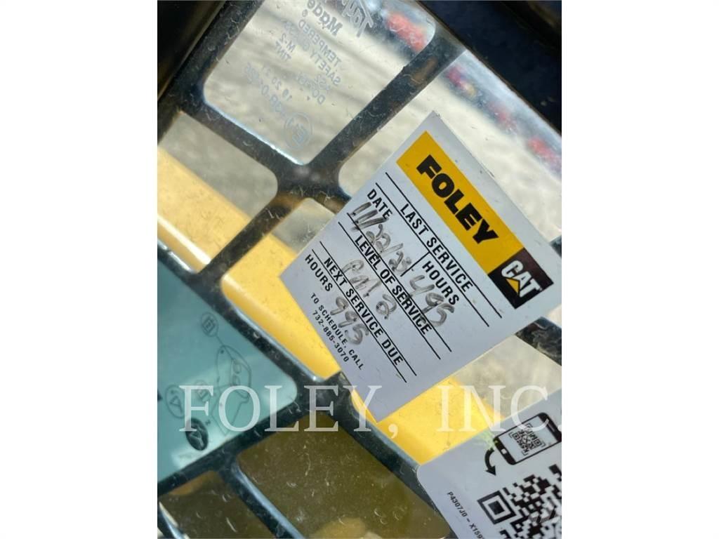 CAT 236D 滑移轉向裝載機
