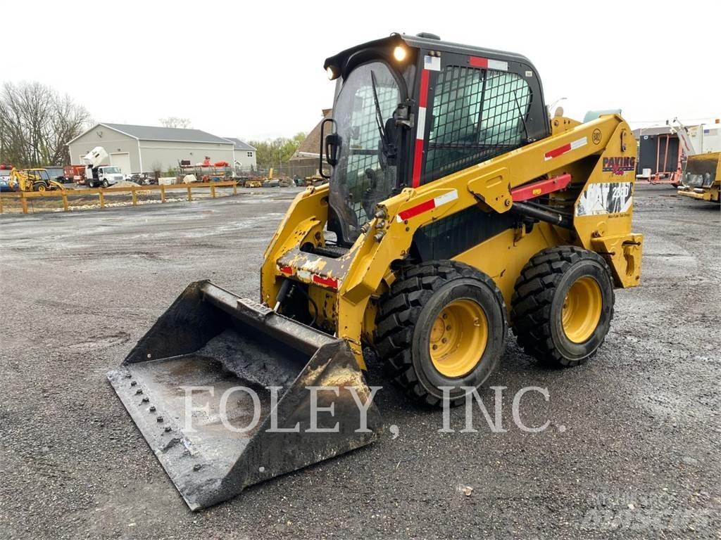 CAT 236D 滑移轉向裝載機
