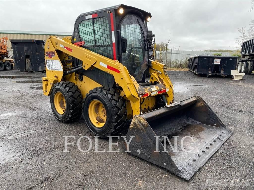 CAT 236D 滑移轉向裝載機