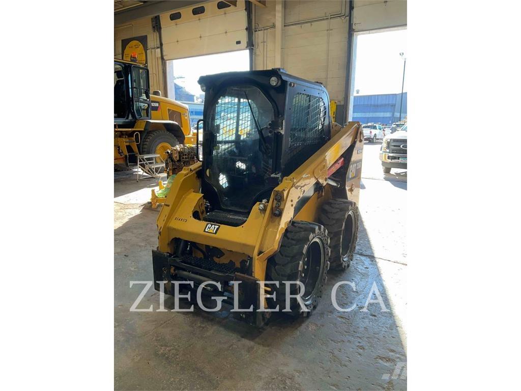 CAT 236D 滑移轉向裝載機