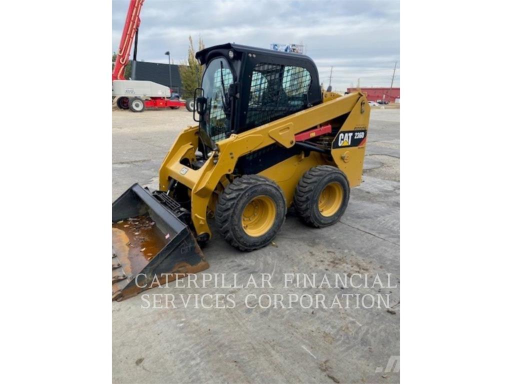CAT 236D 滑移轉向裝載機