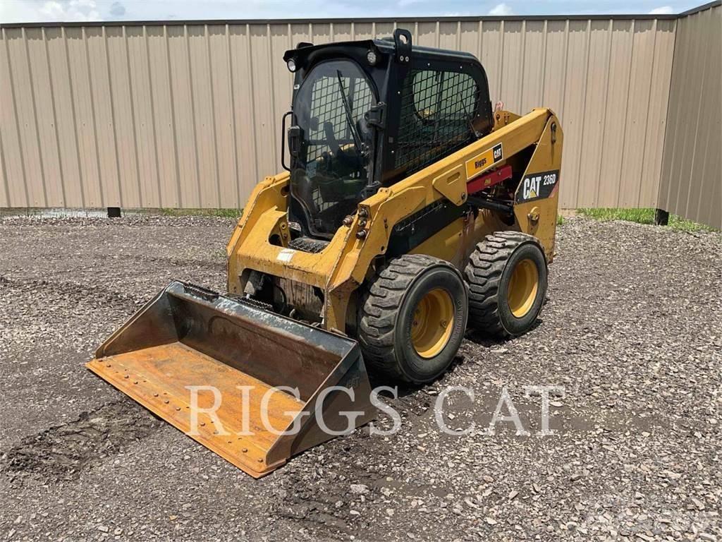 CAT 236D A 滑移轉向裝載機