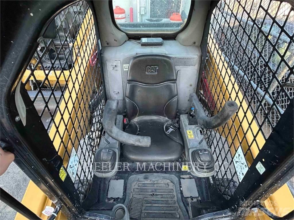 CAT 236D C1-H2 滑移轉向裝載機