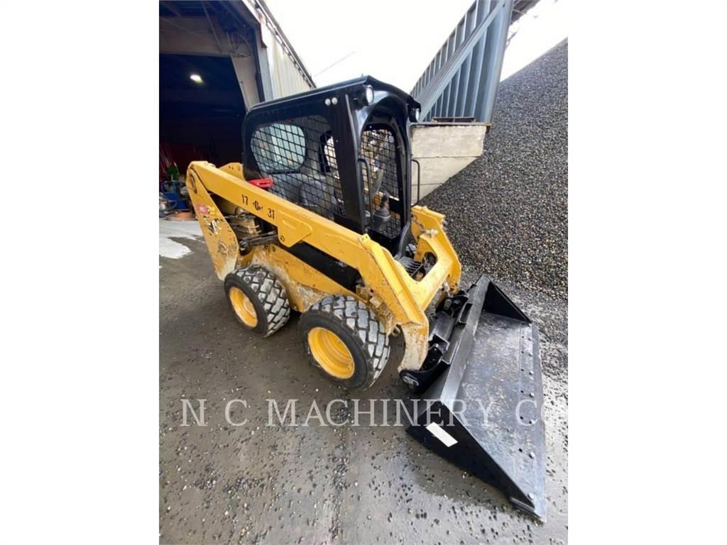 CAT 236D H2CN 滑移轉向裝載機