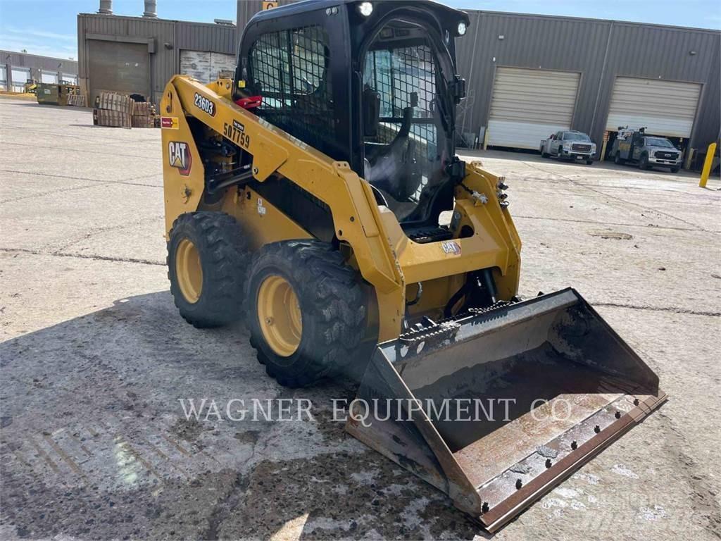 CAT 236D3 滑移轉向裝載機