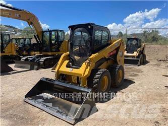 CAT 236D3 滑移轉向裝載機