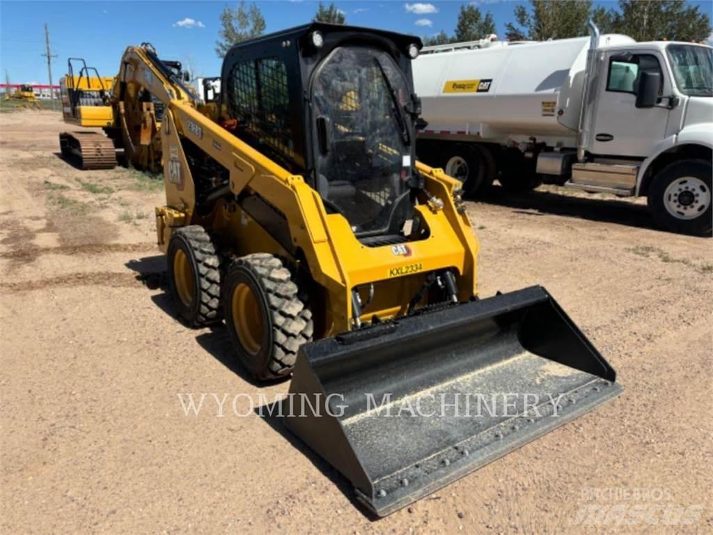CAT 236D3 滑移轉向裝載機