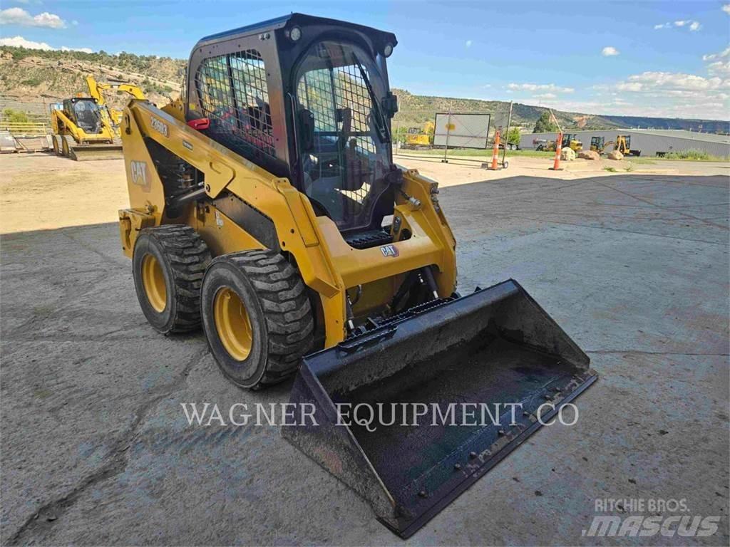 CAT 236D3 滑移轉向裝載機