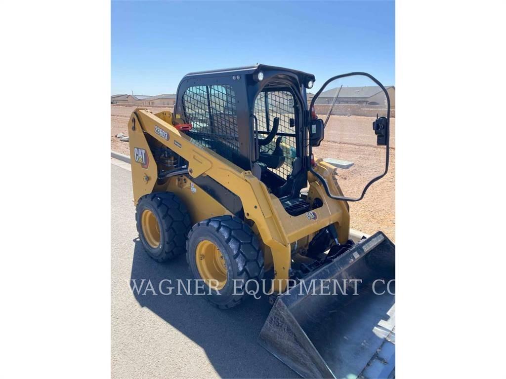 CAT 236D3 滑移轉向裝載機