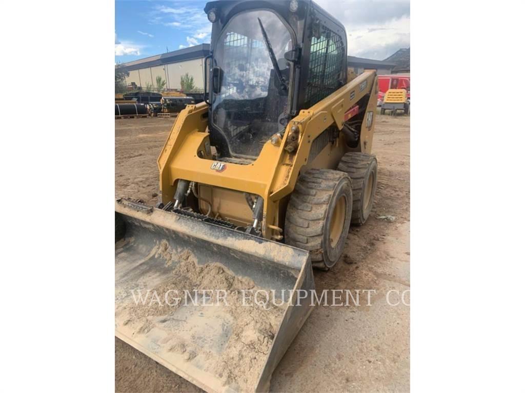 CAT 236D3 滑移轉向裝載機