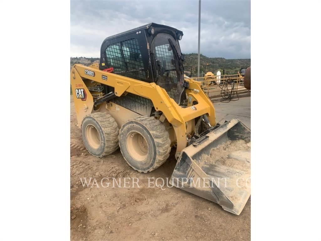 CAT 236D3 滑移轉向裝載機