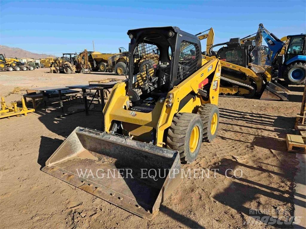CAT 236D3 滑移轉向裝載機