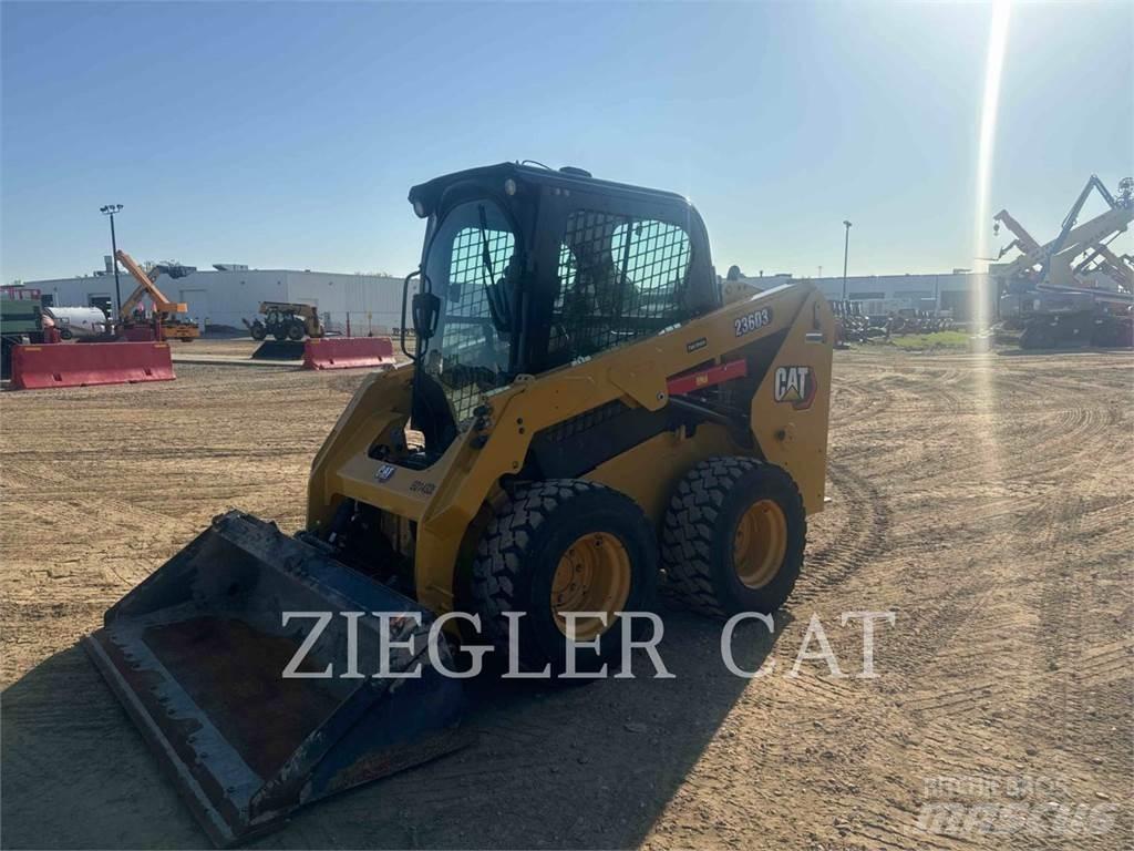 CAT 236D3 滑移轉向裝載機