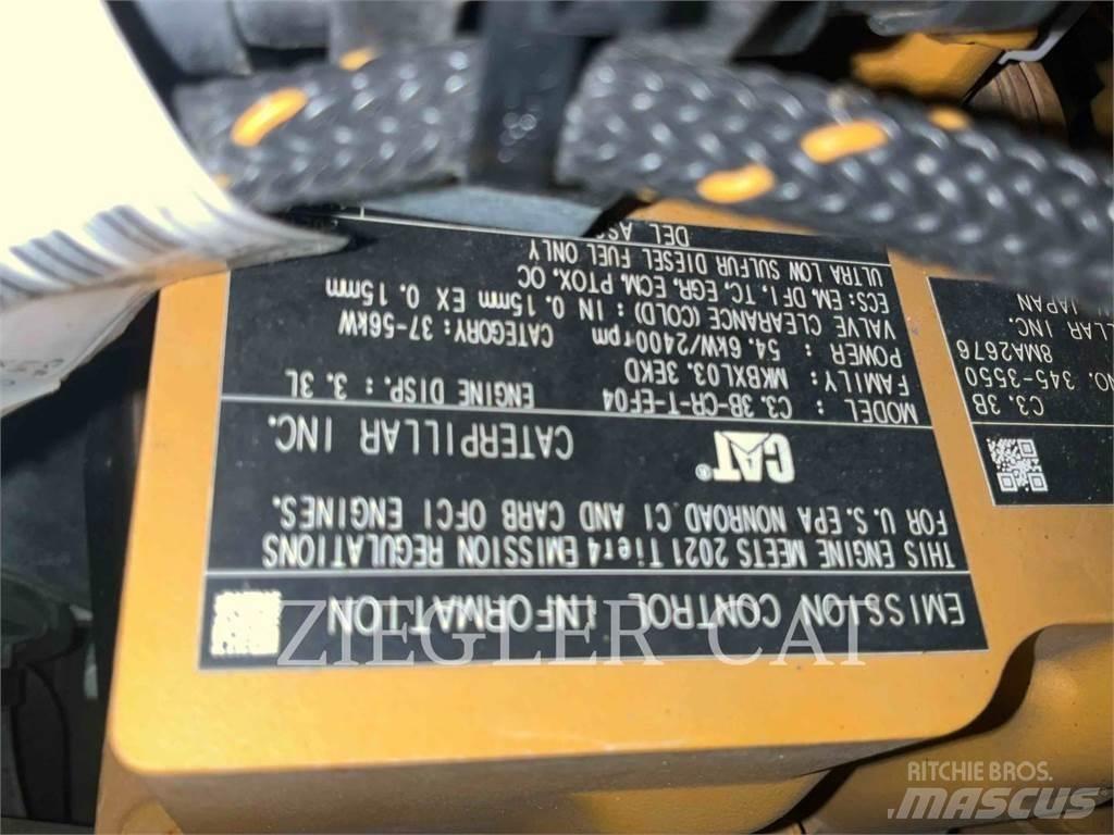 CAT 236D3 滑移轉向裝載機