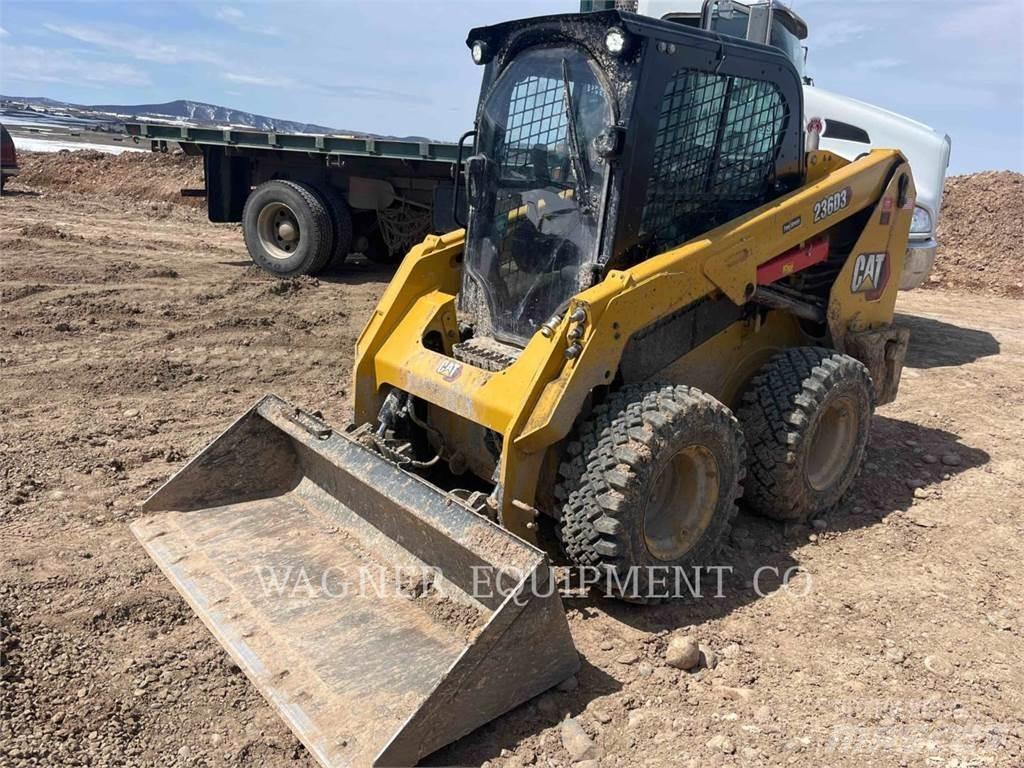CAT 236D3 滑移轉向裝載機