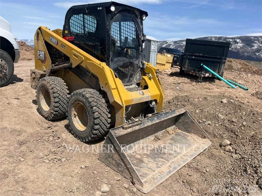 CAT 236D3 滑移轉向裝載機