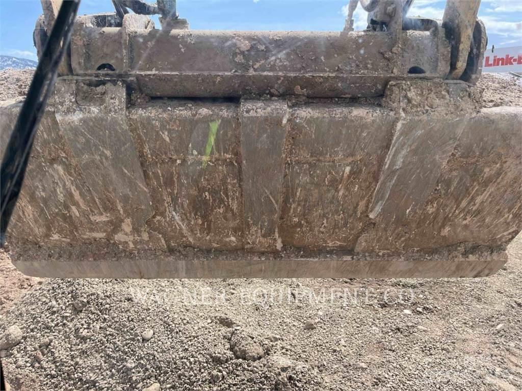 CAT 236D3 滑移轉向裝載機