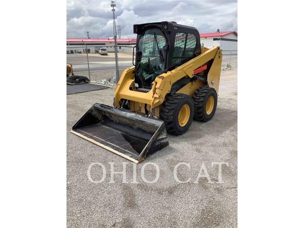CAT 236D3 滑移轉向裝載機