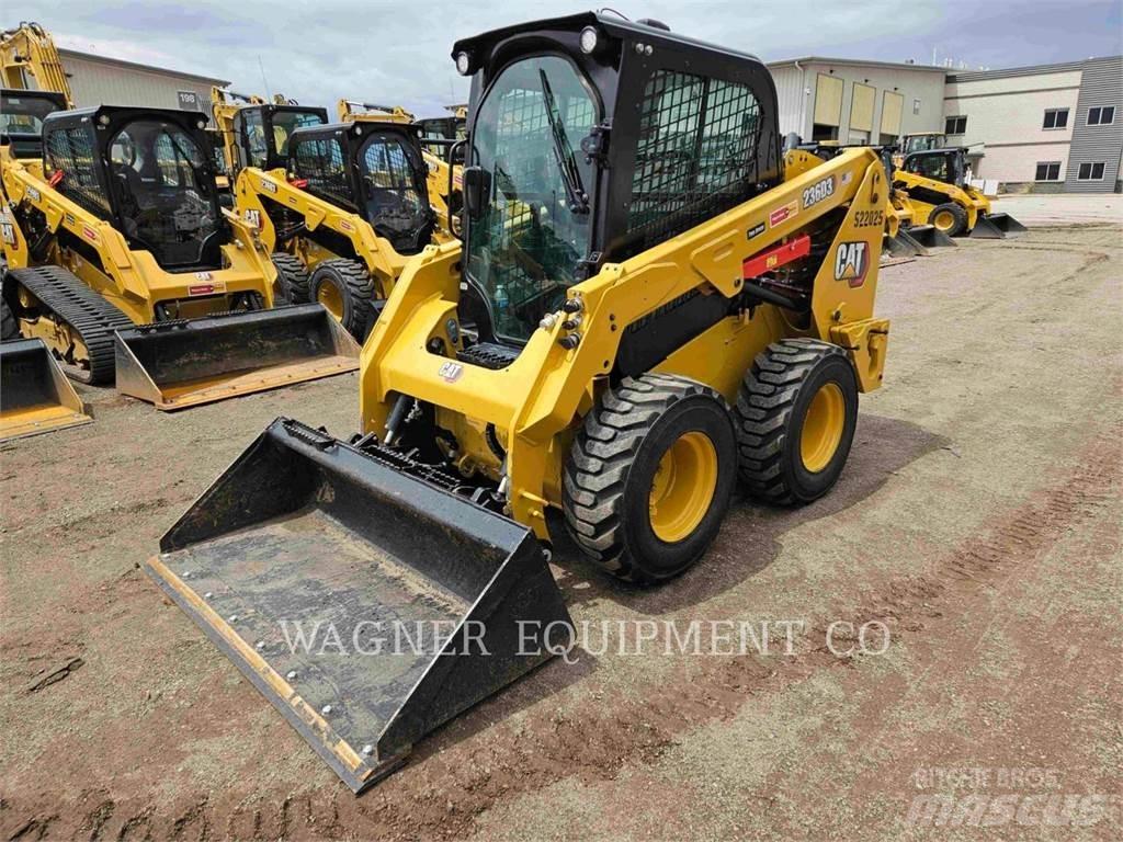 CAT 236D3 滑移轉向裝載機