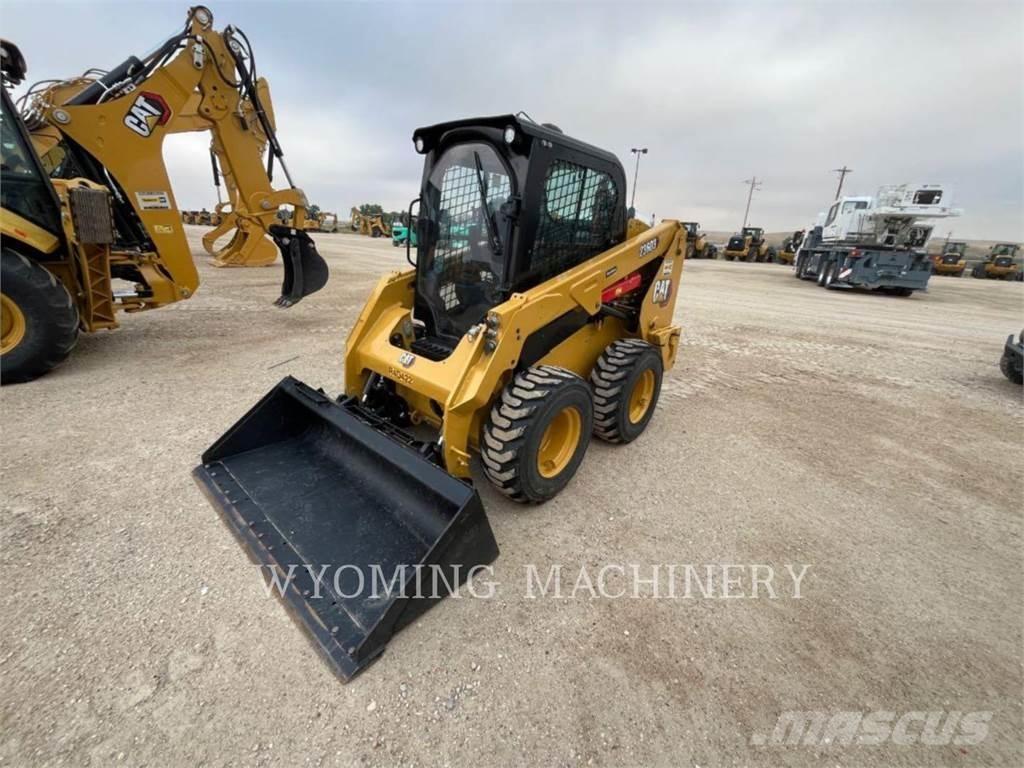 CAT 236D3 滑移轉向裝載機