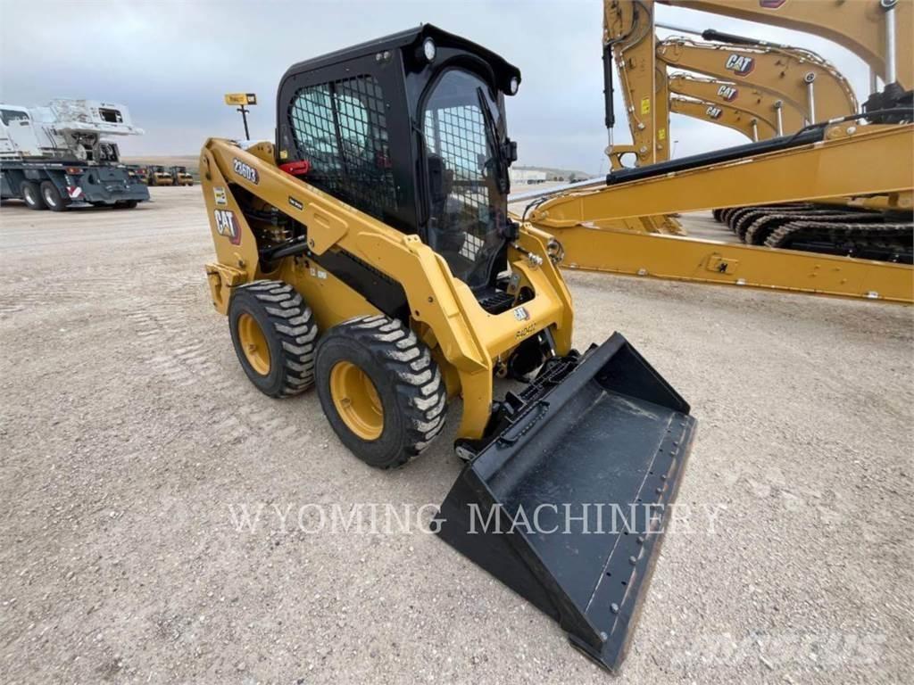 CAT 236D3 滑移轉向裝載機