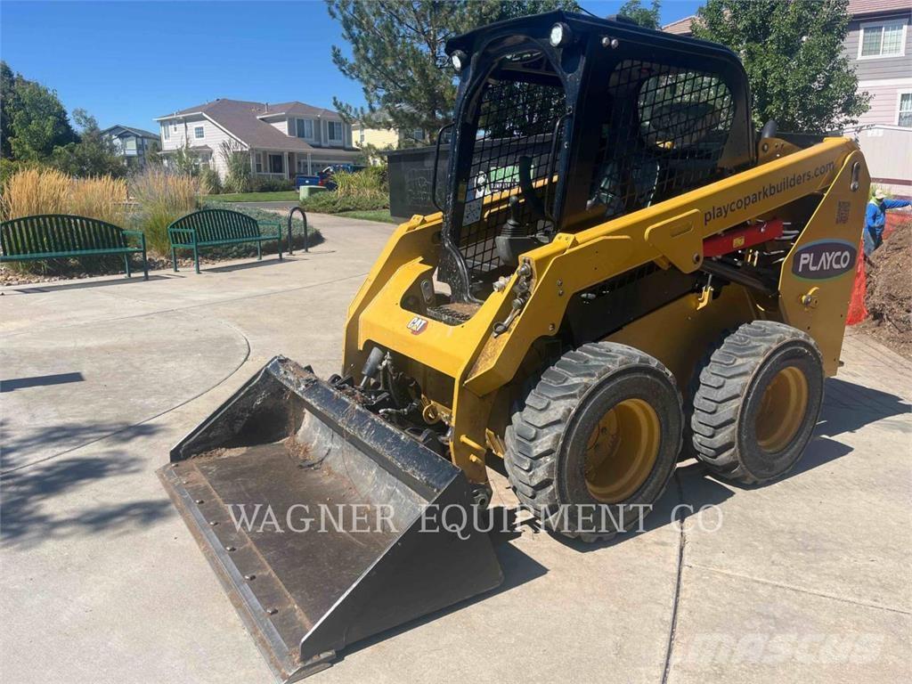 CAT 236D3 滑移轉向裝載機