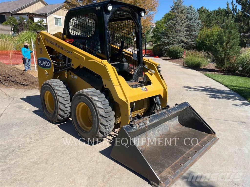 CAT 236D3 滑移轉向裝載機