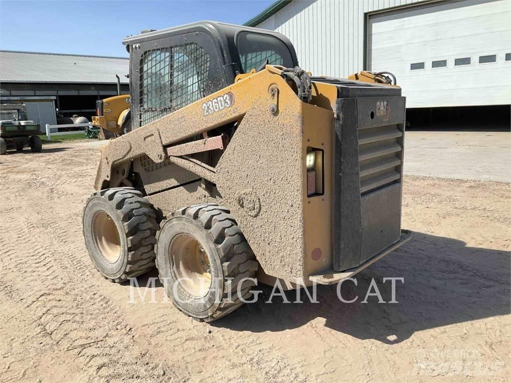 CAT 236D3 A2Q 滑移轉向裝載機