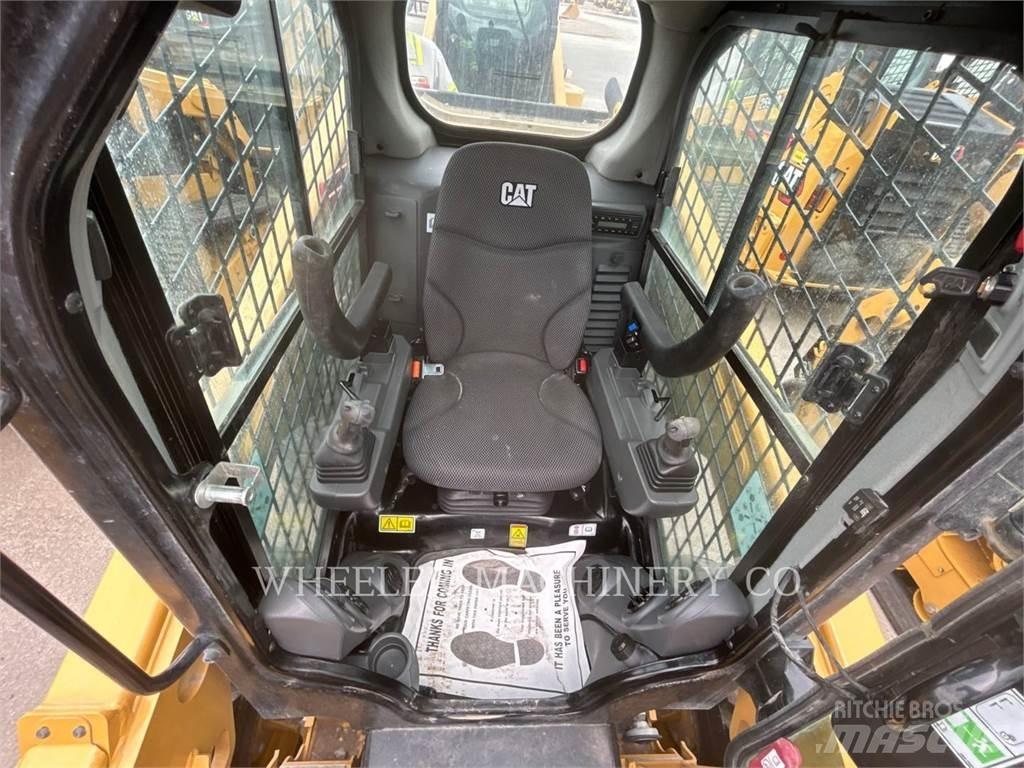 CAT 236D3 C3H2 滑移轉向裝載機