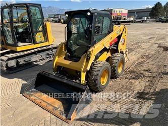 CAT 236D3 C3H2 滑移轉向裝載機
