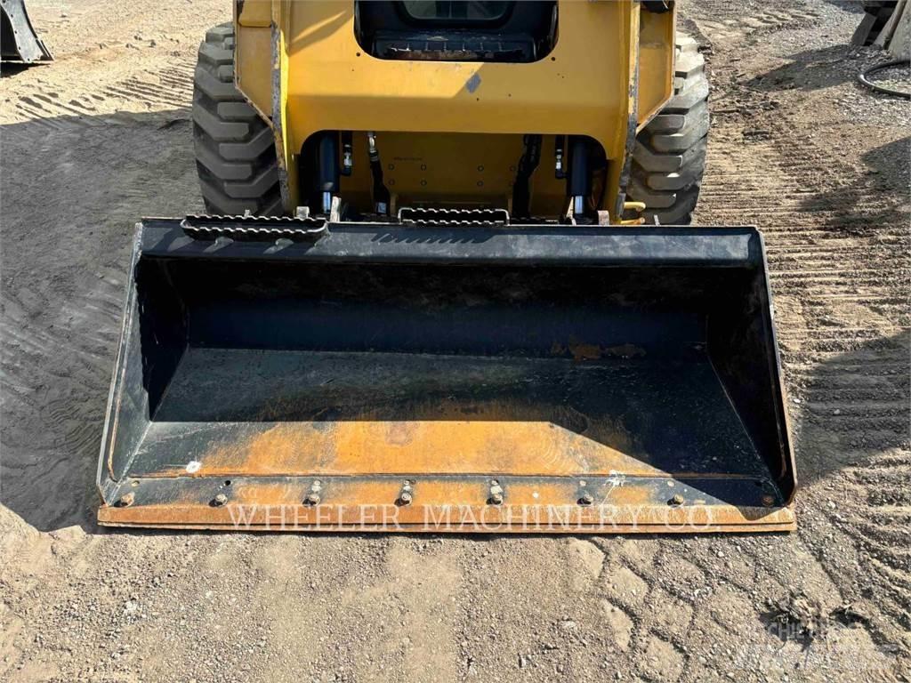 CAT 236D3 C3H2 滑移轉向裝載機