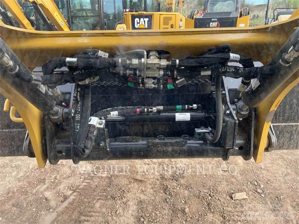 CAT 239D3 推土機