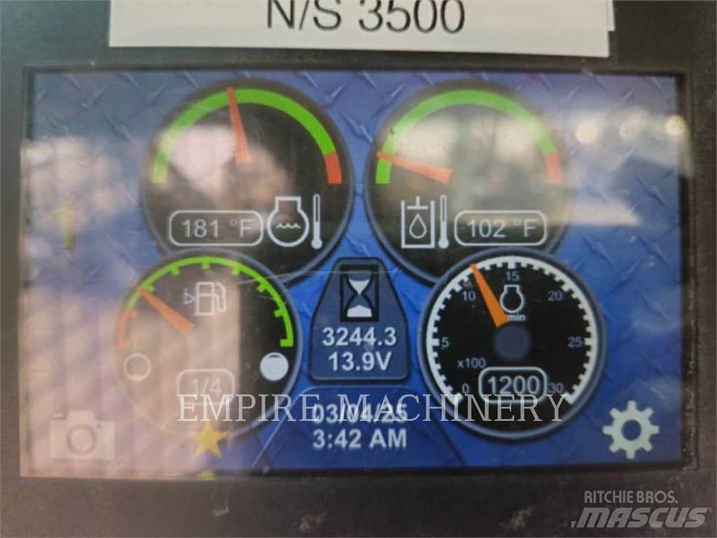 CAT 239D3 滑移轉向裝載機